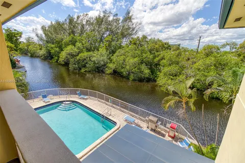 $239,000 | 1400 Northeast 57th Court, Unit 301, Fort Lauderdale, FL 33334