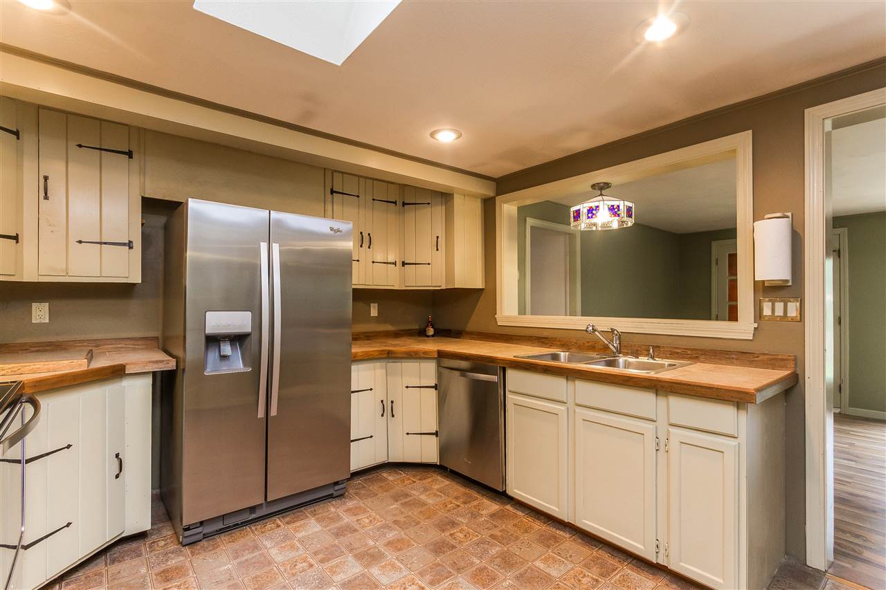 96 Merrimack Road Amherst, NH 03031 - Photo 12 of 37
