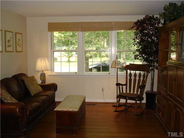 437 Ridgefield Road Chapel Hill, NC 27517 - Photo 3 of 17 Gallery Image 3