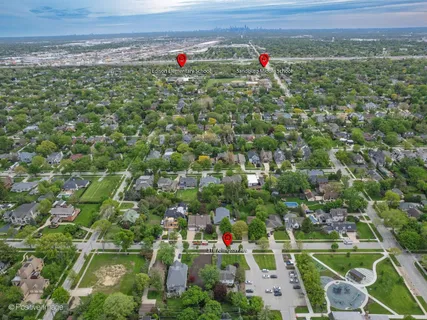 $999,900 | 318 Arlington Avenue, Elmhurst, IL 60126