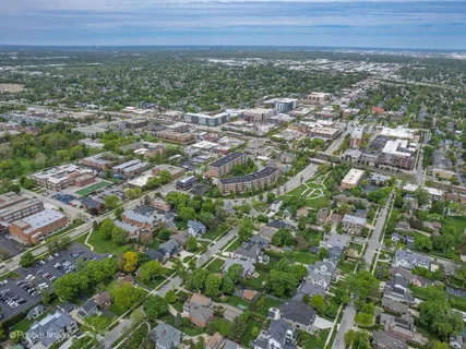 $999,900 | 318 Arlington Avenue, Elmhurst, IL 60126