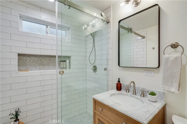 $7,975 | 325 West Avenida Palizada, San Clemente, CA 92672