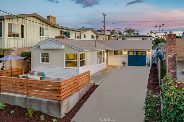 $7,975 | 325 West Avenida Palizada, San Clemente, CA 92672