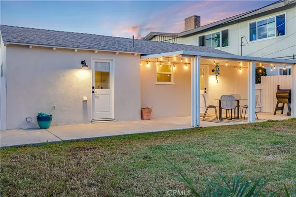 $7,975 | 325 West Avenida Palizada, San Clemente, CA 92672