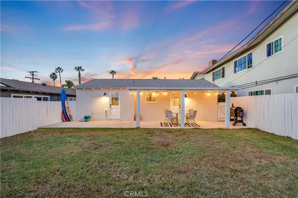$7,975 | 325 West Avenida Palizada, San Clemente, CA 92672