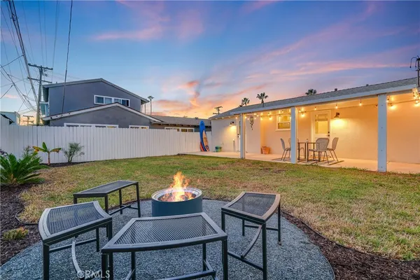 $7,975 | 325 West Avenida Palizada, San Clemente, CA 92672