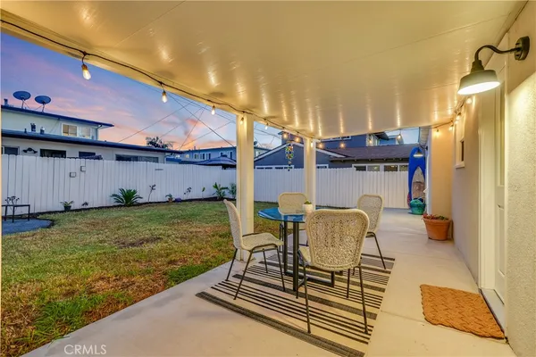 $7,975 | 325 West Avenida Palizada, San Clemente, CA 92672