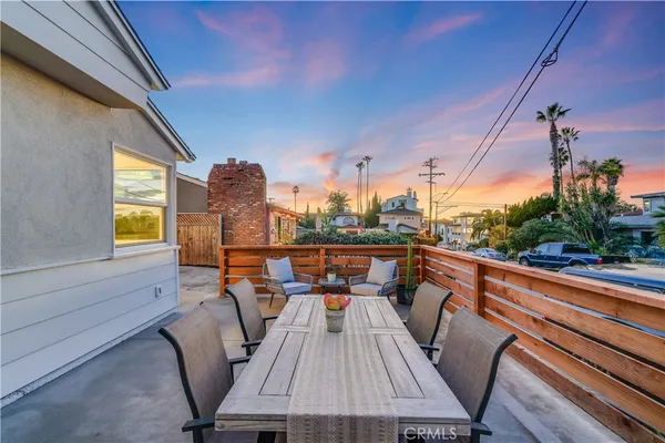 $7,975 | 325 West Avenida Palizada, San Clemente, CA 92672