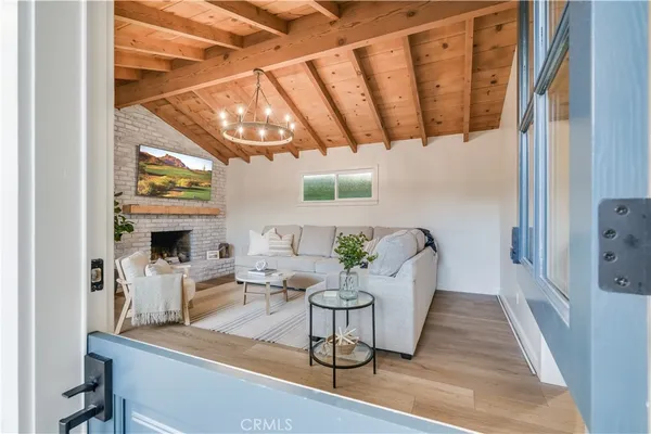 $7,975 | 325 West Avenida Palizada, San Clemente, CA 92672