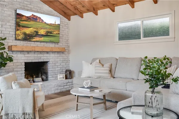 $7,975 | 325 West Avenida Palizada, San Clemente, CA 92672