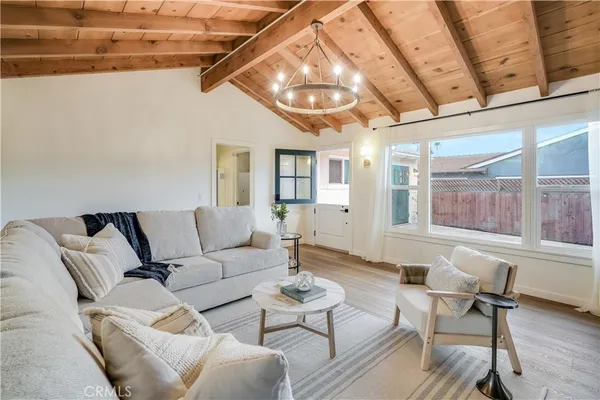 $7,975 | 325 West Avenida Palizada, San Clemente, CA 92672