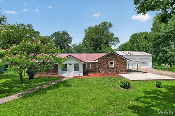 $270,000 | 206 Lion Street, Dixon, MO 65459