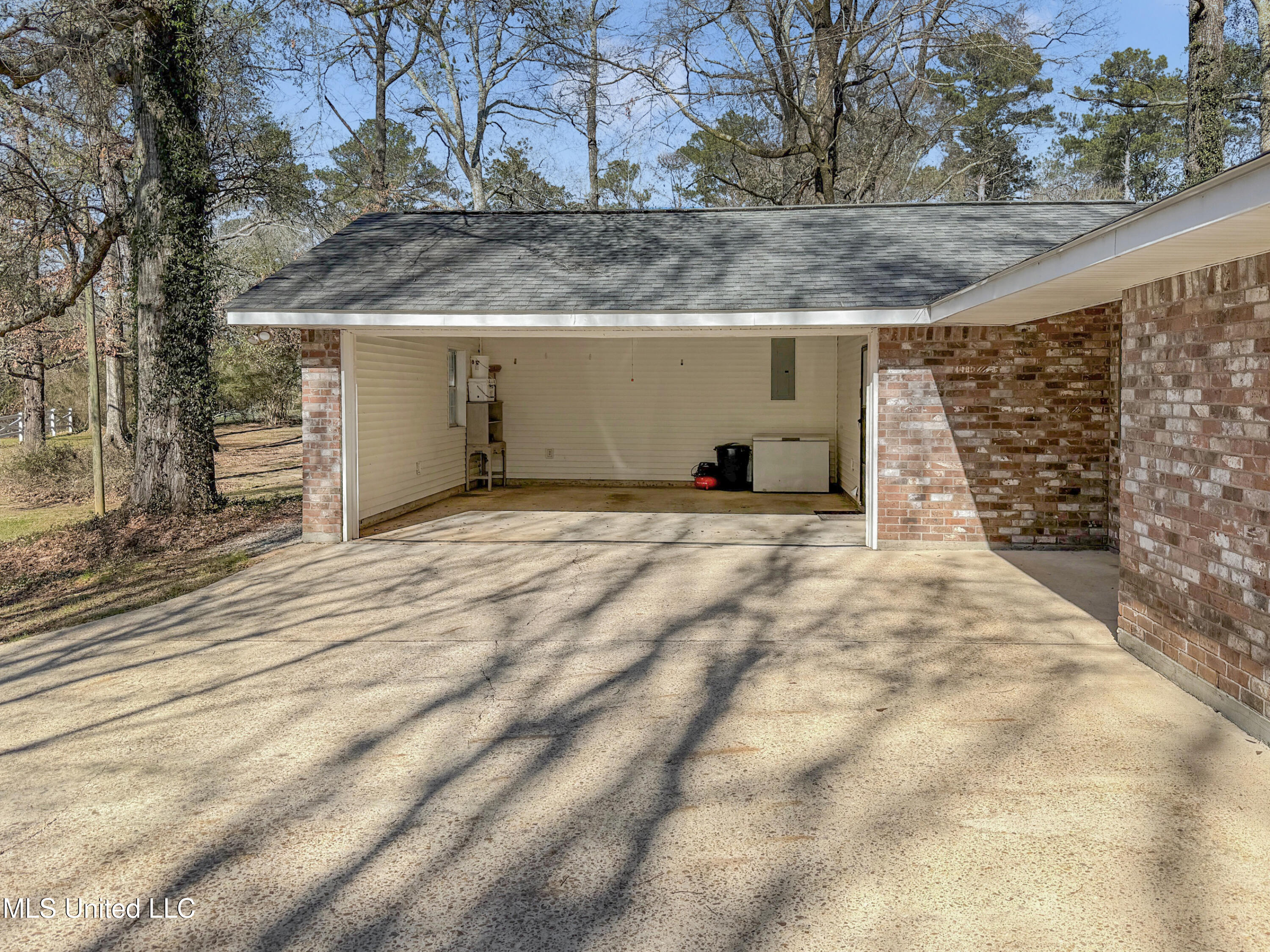 1019 Busy Lane Summit, MS 39666 - Photo 19 of 40 IMG_2852