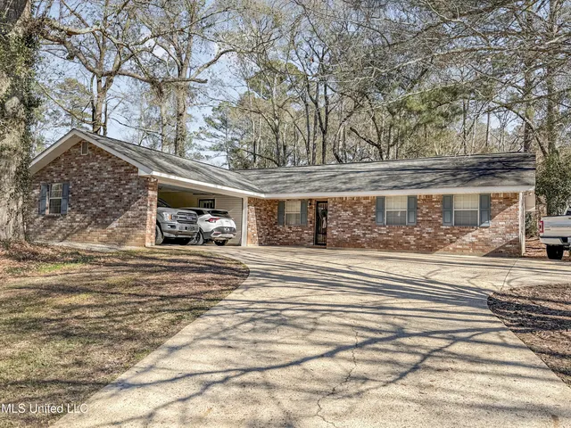 $175,000 | 1019 Busy Lane, Summit, MS 39666
