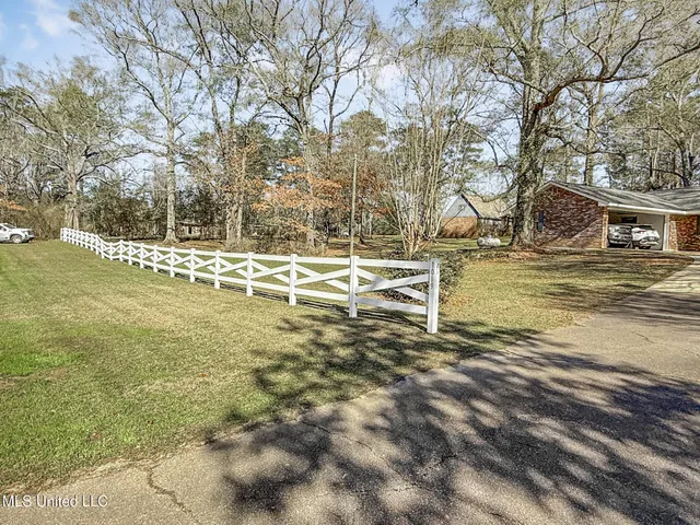 $175,000 | 1019 Busy Lane, Summit, MS 39666