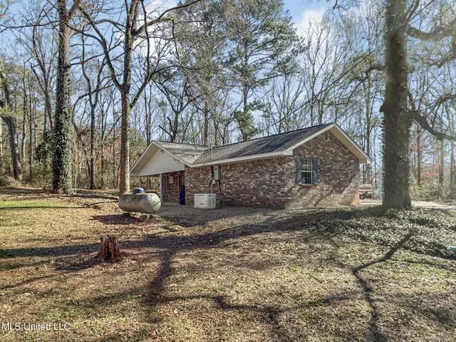 $175,000 | 1019 Busy Lane, Summit, MS 39666