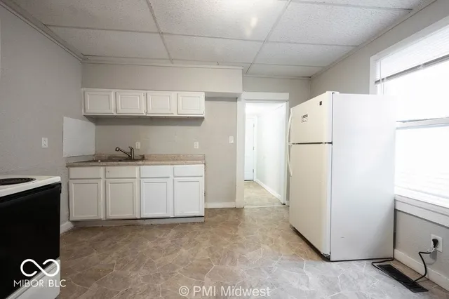 $999 | 240 North Beville Avenue, Indianapolis, IN 46201