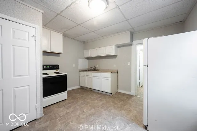 $999 | 240 North Beville Avenue, Indianapolis, IN 46201