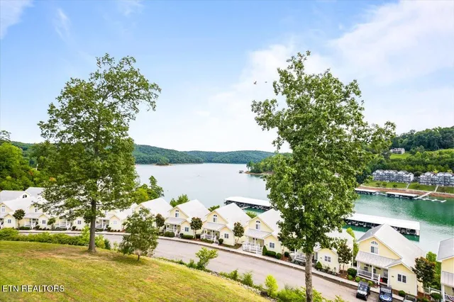 $839,000 | 163 North Deer Vlg Lane, La Follette, TN 37766