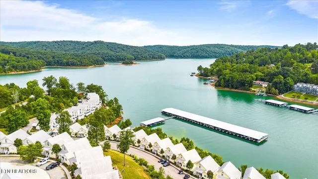 $839,000 | 163 North Deer Vlg Lane, La Follette, TN 37766