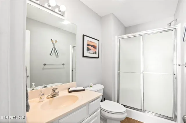 $839,000 | 163 North Deer Vlg Lane, La Follette, TN 37766