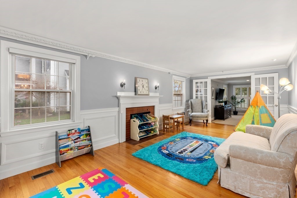 48 Shirley Road Wellesley, MA 02482 - Photo 11 of 33