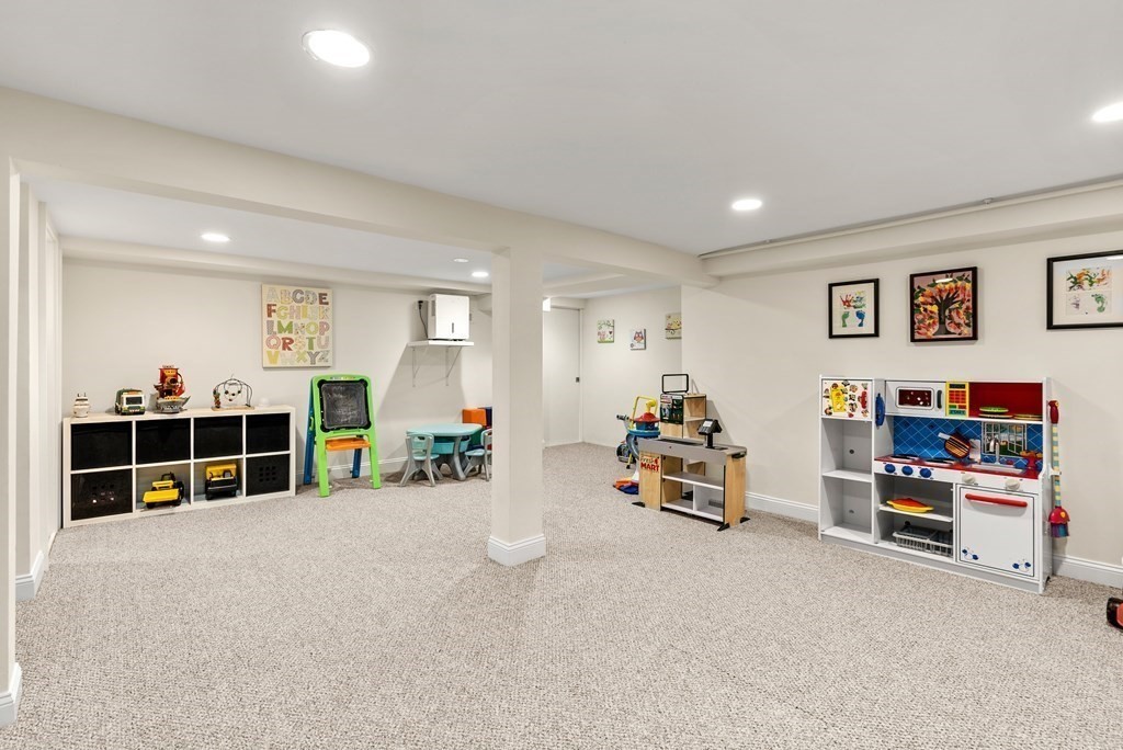 48 Shirley Road Wellesley, MA 02482 - Photo 25 of 33