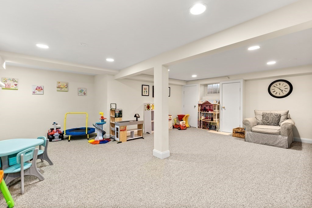 48 Shirley Road Wellesley, MA 02482 - Photo 26 of 33