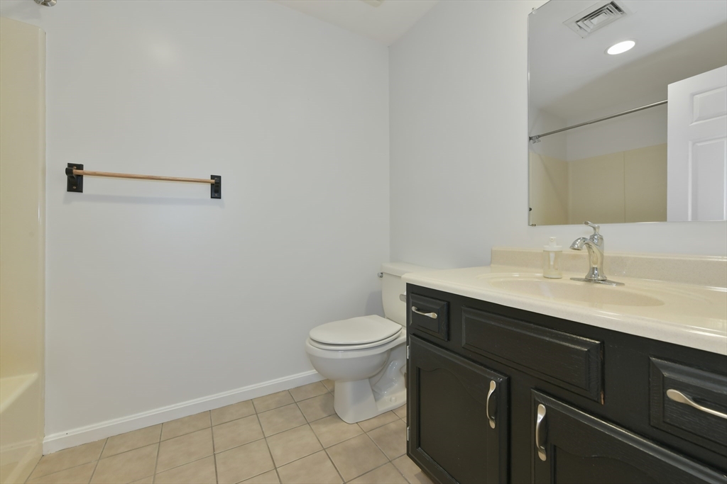 154 Bear Hill Road, Unit 306 Cumberland, RI 02864 - Photo 21 of 37