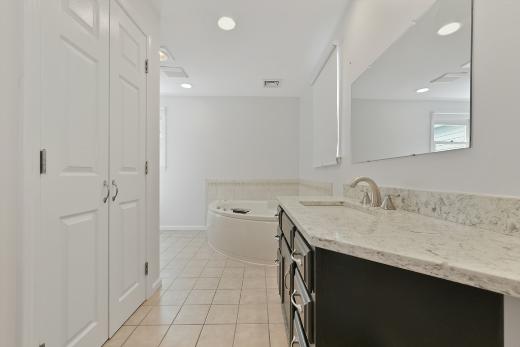 154 Bear Hill Road, Unit 306 Cumberland, RI 02864 - Photo 24 of 37