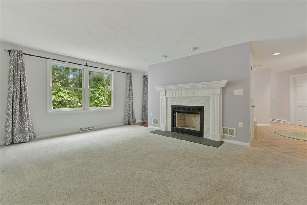 154 Bear Hill Road, Unit 306 Cumberland, RI 02864 - Photo 5 of 37