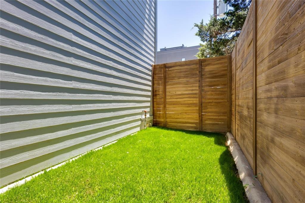 2011 Kirby Street, Unit 106 Dallas, TX 75204 - Photo 4 of 32 View of yard