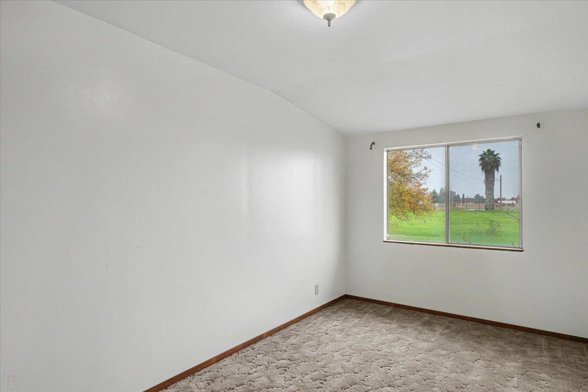 2679 Lobo Avenue Merced, CA 95348 - Photo 22 of 88 an empty room with a window