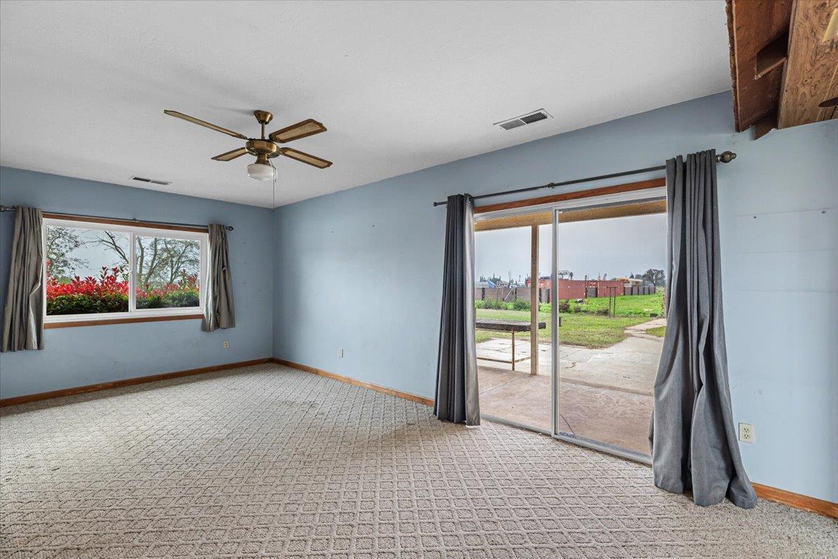 2679 Lobo Avenue Merced, CA 95348 - Photo 37 of 88 a living room with a large window