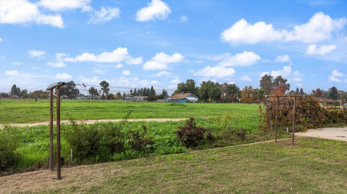 2679 Lobo Avenue Merced, CA 95348 - Photo 64 of 88 a view of a golf course with play ground