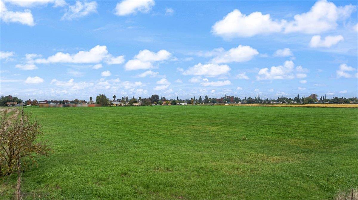 2679 Lobo Avenue Merced, CA 95348 - Photo 74 of 88 a view of yard with ocean view