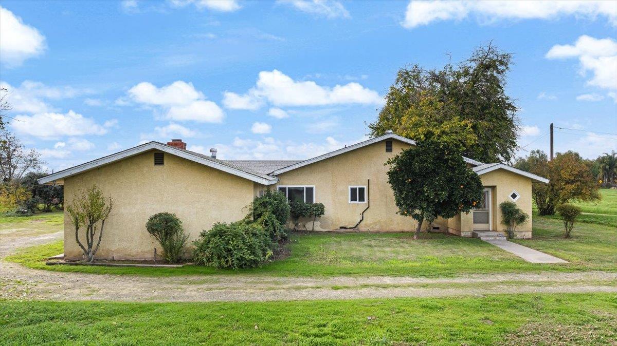 2679 Lobo Avenue Merced, CA 95348 - Photo 9 of 88 Front Yard
