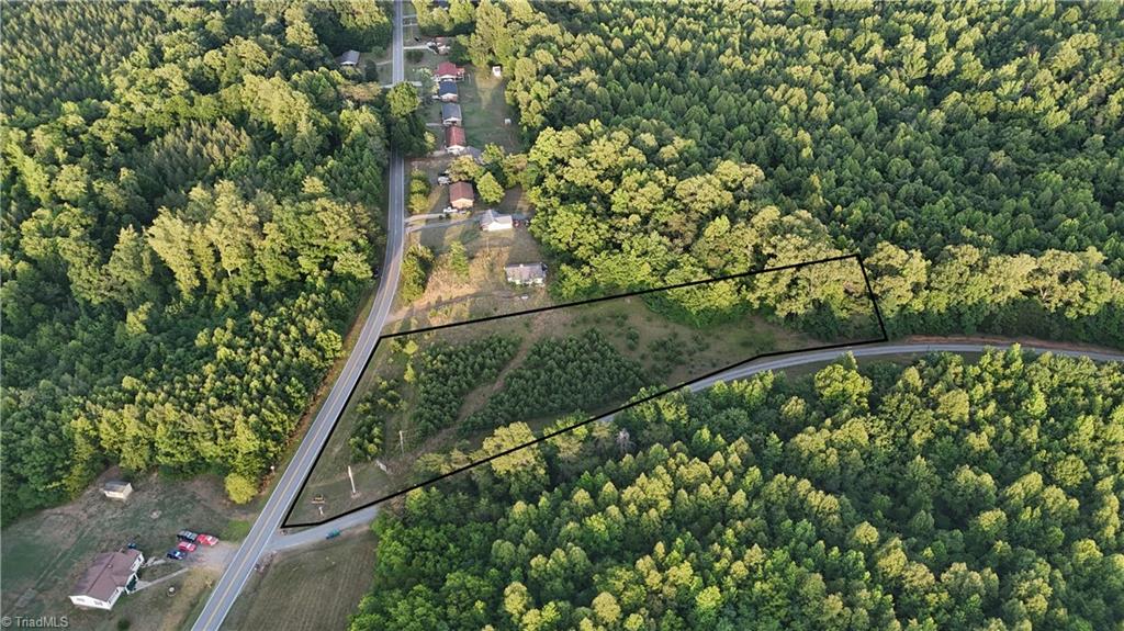 544 Brooks Road Reidsville, NC 27320 - Photo 3 of 12