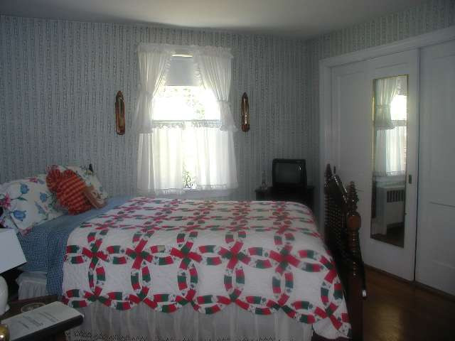 1 Woodridge Road Bethlehem, NY 12054 - Photo 4 of 12 Photo 4