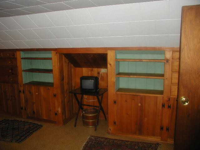 1 Woodridge Road Bethlehem, NY 12054 - Photo 10 of 12 Photo 10