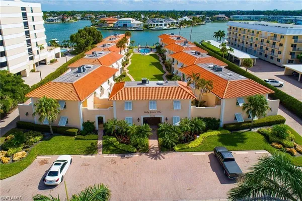 $8,000 | 3070 Gulf Shore Boulevard North, Unit 103, Naples, FL 34103