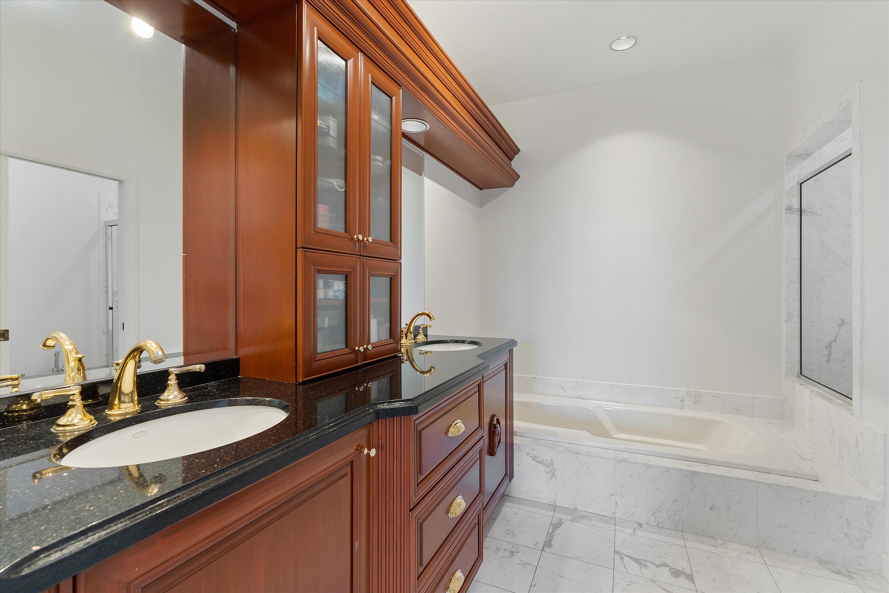 17087 Ryton Lane Boca Raton, FL 33496 - Photo 16 of 25 Primary Bathroom