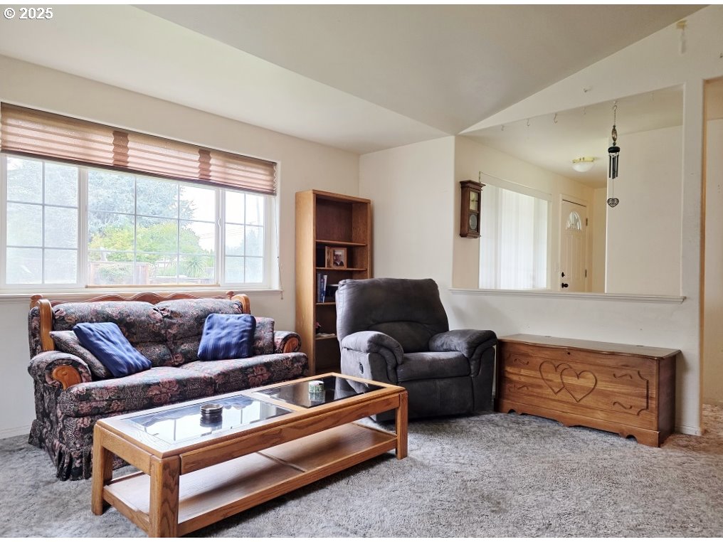 795 Red Cedar Court Eugene, OR 97402 - Photo 4 of 32