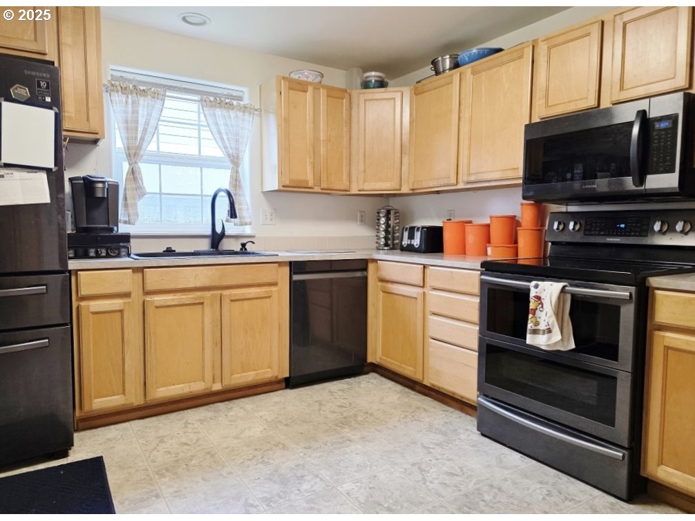 795 Red Cedar Court Eugene, OR 97402 - Photo 10 of 32