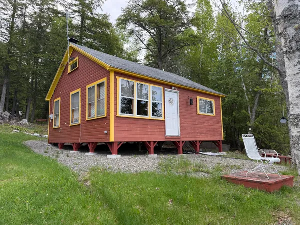 $205,000 | 76 Hoover Lane, Lincoln, ME 04457