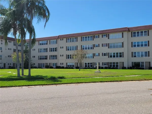 $1,650 | 9950 62nd Avenue North, Unit 404, St. Petersburg, FL 33708