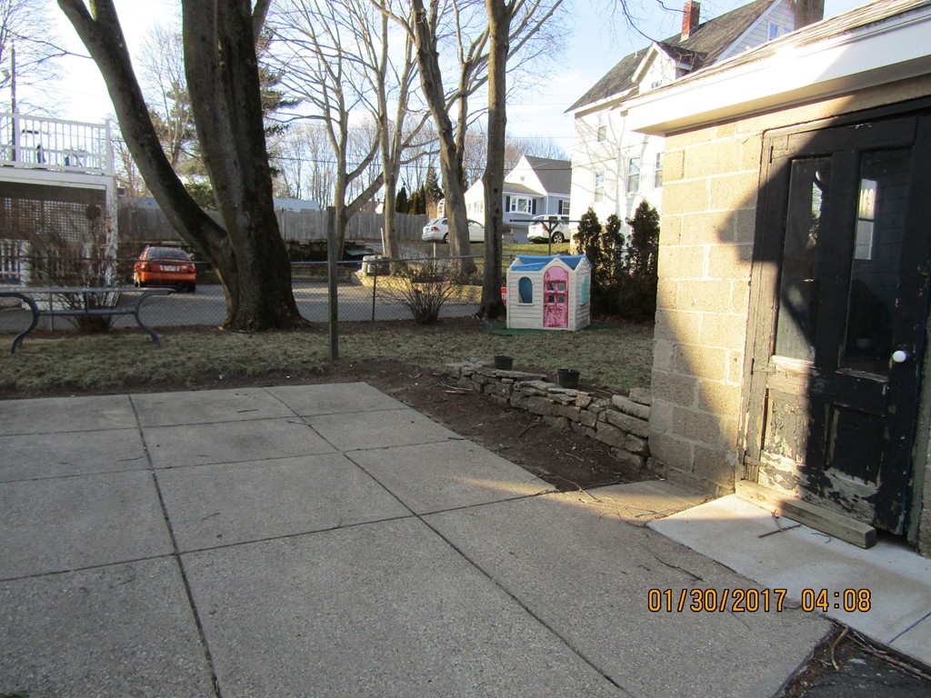 435 Elliott Street Beverly, MA 01915 - Photo 3 of 14 Gallery Image 3