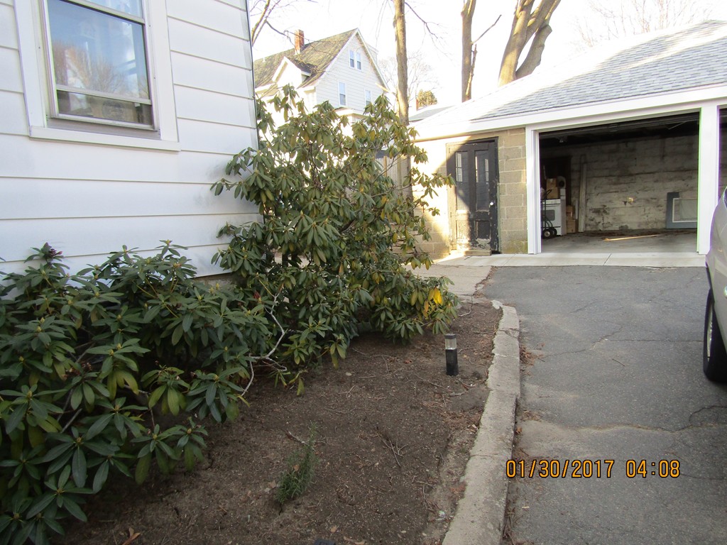 435 Elliott Street Beverly, MA 01915 - Photo 4 of 14 Gallery Image 4
