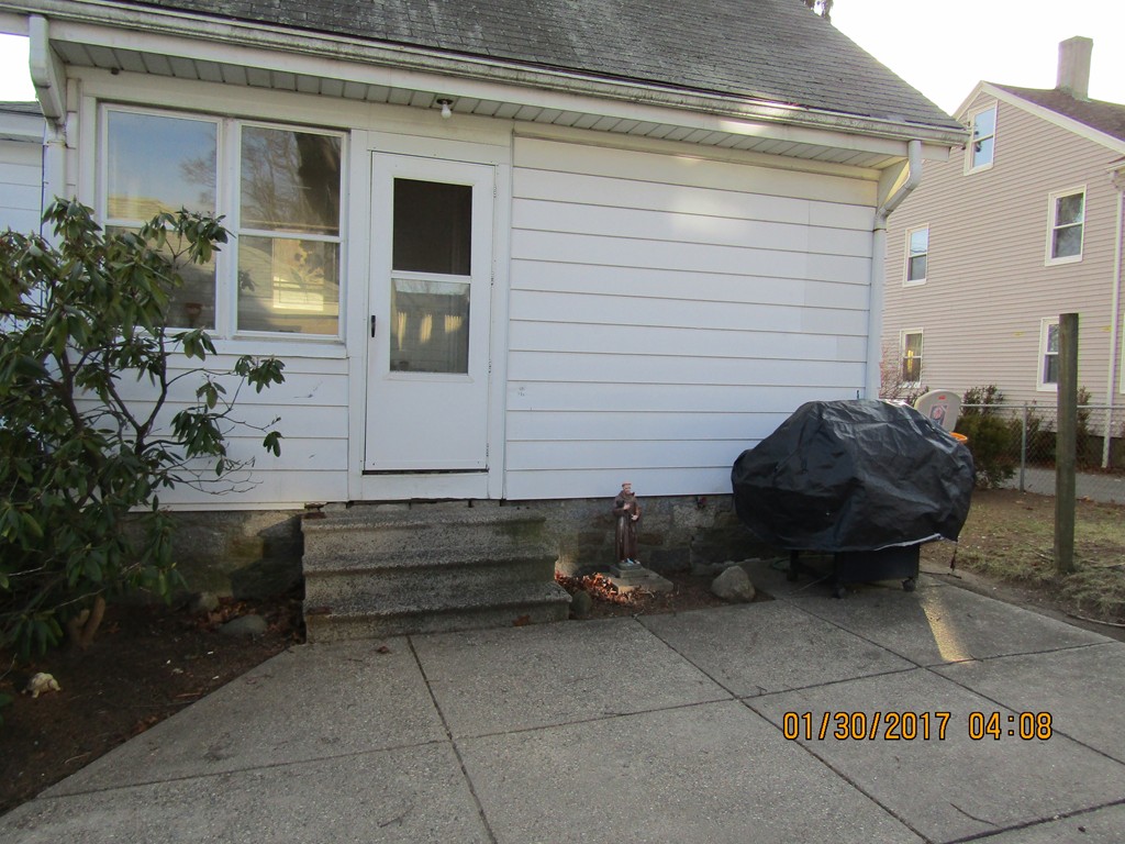 435 Elliott Street Beverly, MA 01915 - Photo 5 of 14 Gallery Image 5