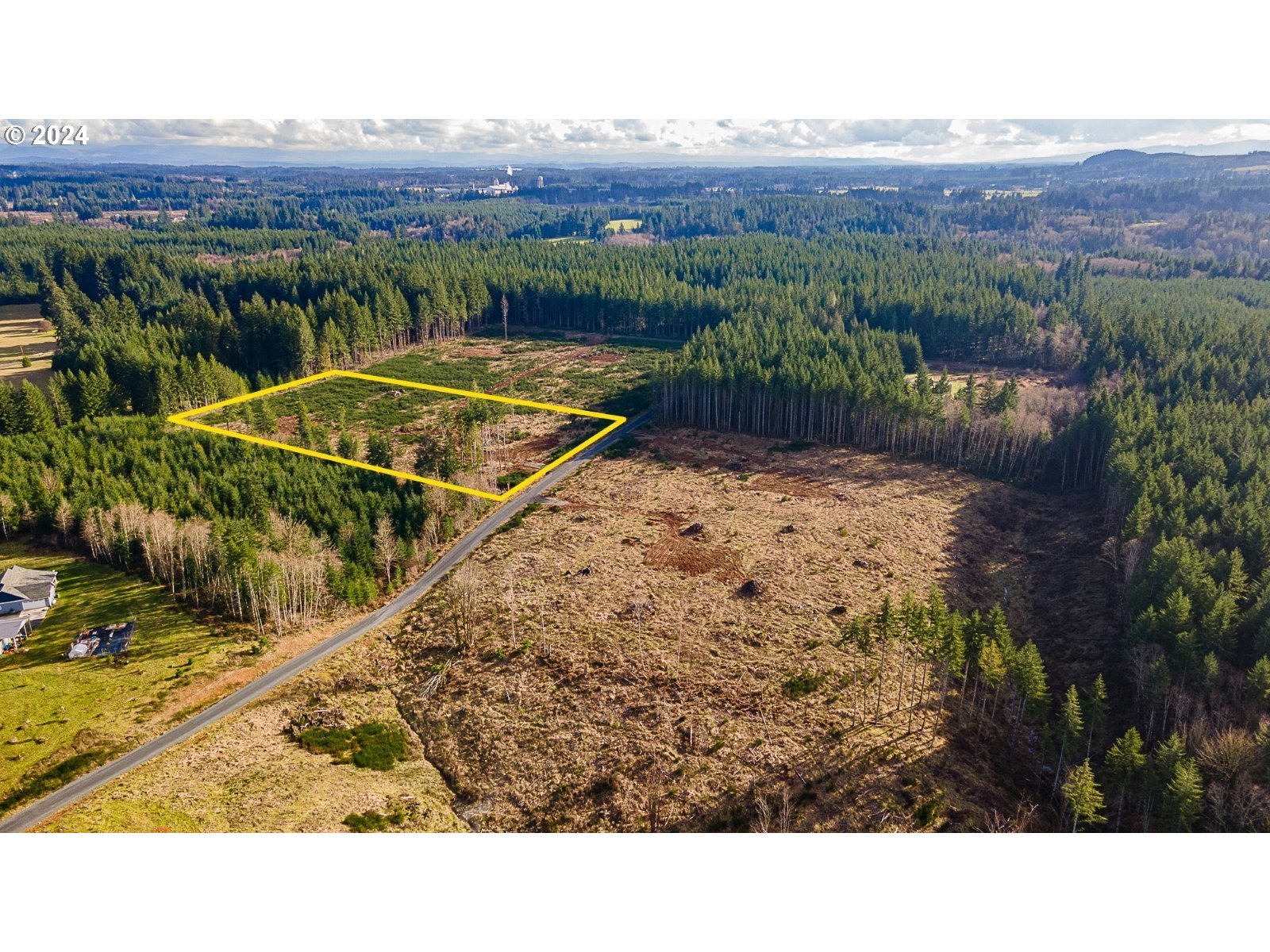 132 Nando Lane Winlock, WA 98596 - Photo 13 of 16 a view of a backyard with a mountain